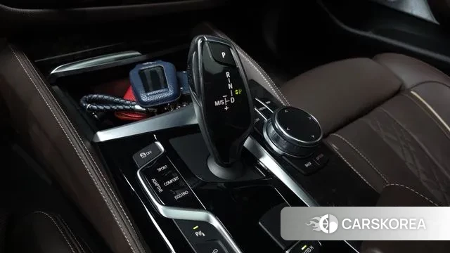 BMW 5 Series (G30) id 3055799 из Кореи 19