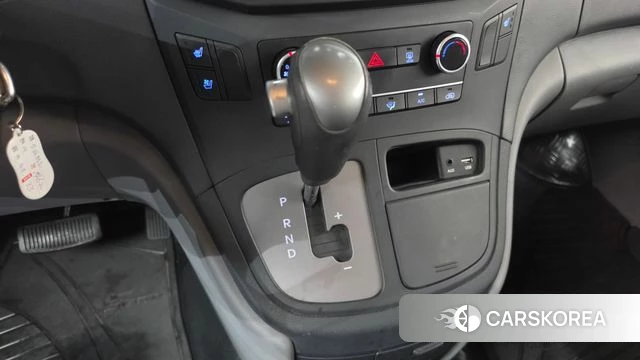 Hyundai The New Grand Starex id 4849850 из Кореи 29