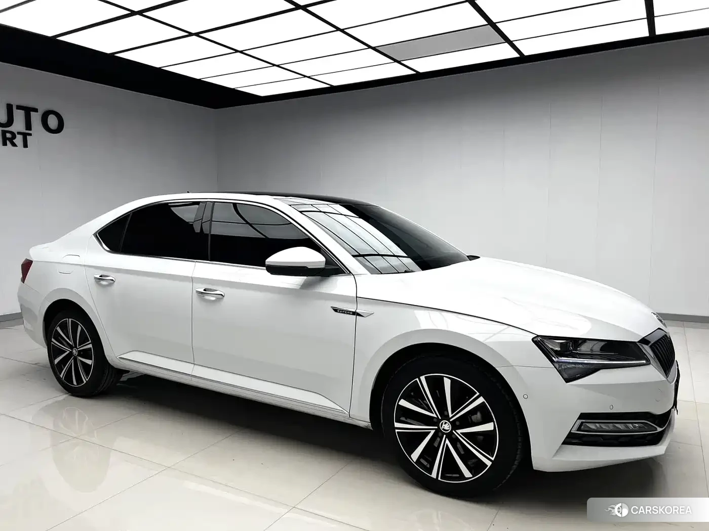 Skoda Superb id 4679796 из Китая 14