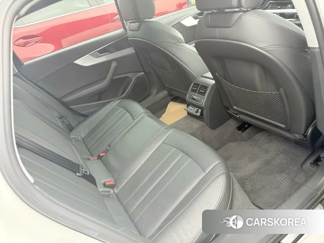 Audi A4L id 4307014 из Китая 15