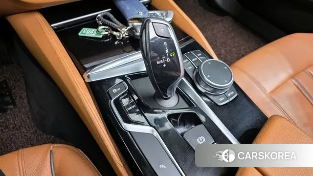 BMW 5 Series (G30) id 3568695 из Кореи 19