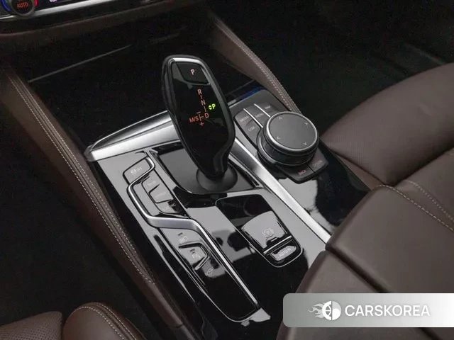 BMW 5 Series (G30) id 3338960 из Кореи 19