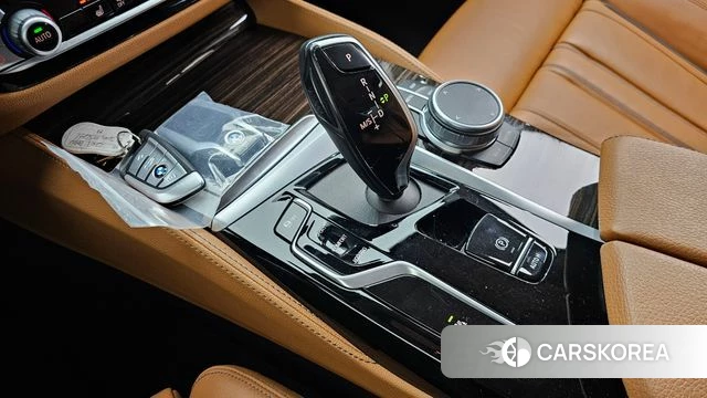 BMW 5 Series (G30) id 3916453 из Кореи 19