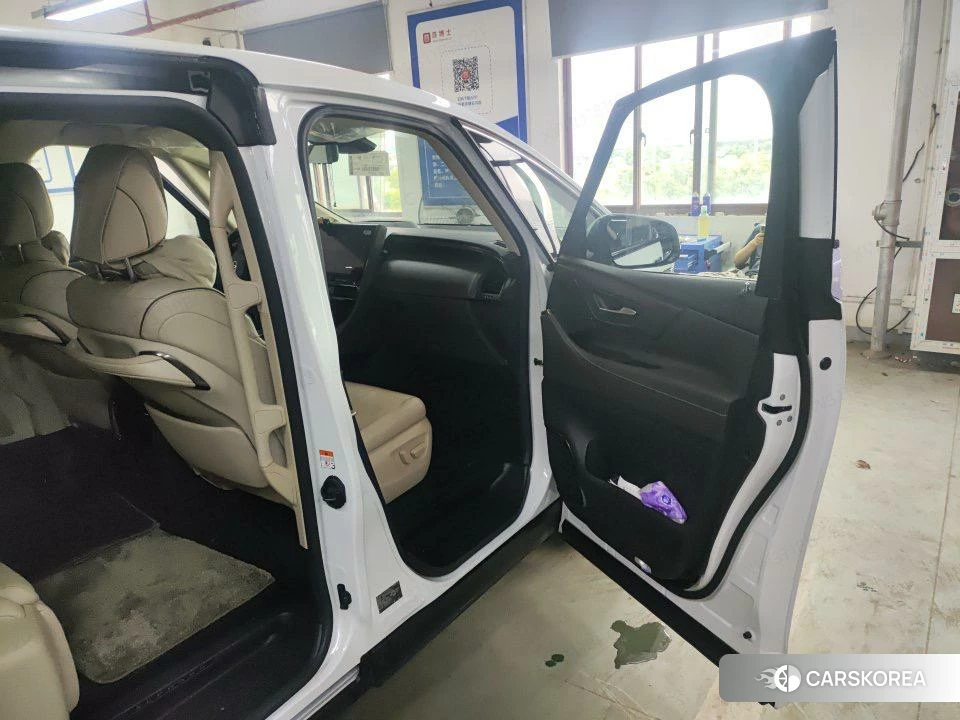 Toyota Elfa id 4454577 из Китая 12