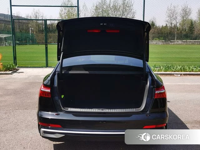 Audi A6L id 4213407 из Китая 17