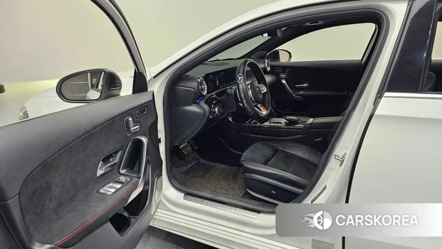 Mercedes-Benz A-Class W177 id 4281869 из Кореи 30