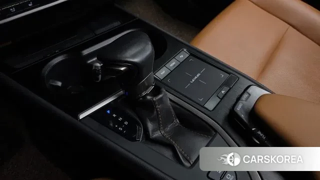 Lexus UX250h id 3562969 из Кореи 19