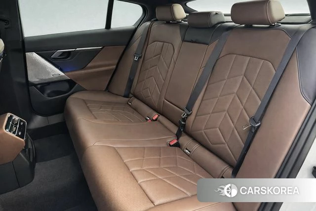 BMW 5 Series (G60) id 4186057 из Кореи 19