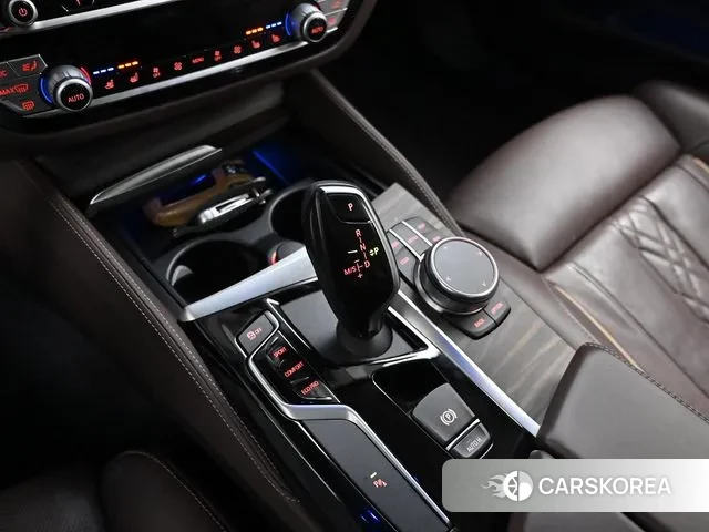 BMW 5 Series (G30) id 3567746 из Кореи 19