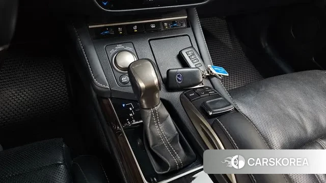 Lexus New ES300h id 3368922 из Кореи 19