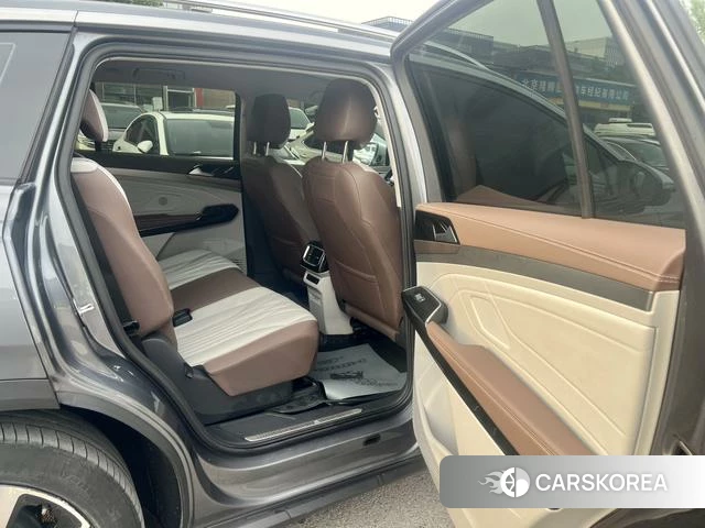 Volkswagen ID.6 X id 4374531 из Китая 24
