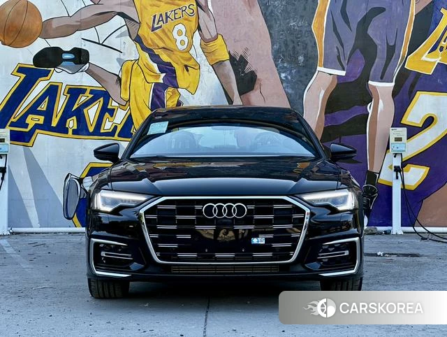 Audi A6L id 3920229 из Китая 9