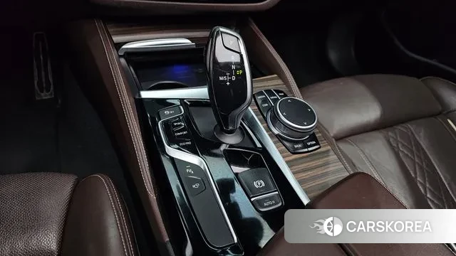 BMW 5 Series (G30) id 3709485 из Кореи 19