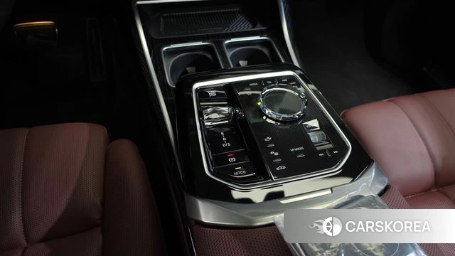 BMW 7 Series (G70) id 4301997 из Кореи 36