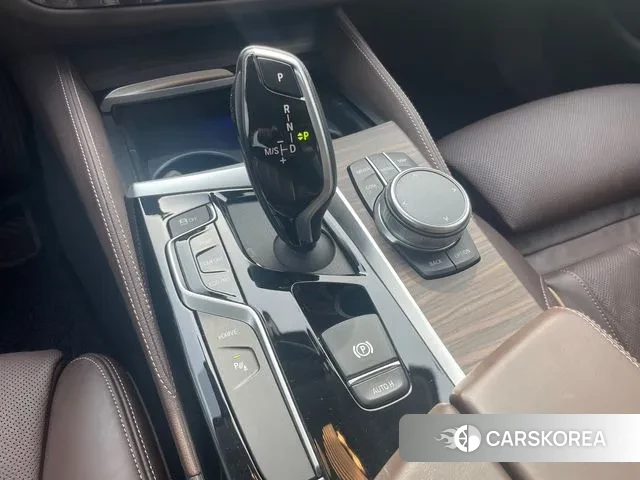 BMW 5 Series (G30) id 3018154 из Кореи 19