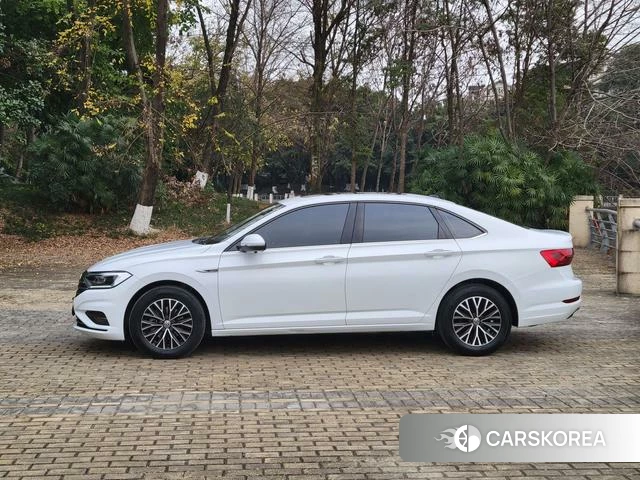 Volkswagen Sagitar id 4260123 из Китая 16
