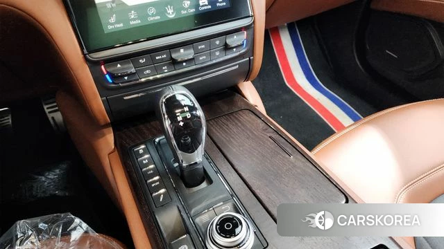 Maserati Quattroporte id 4459562 из Кореи 19