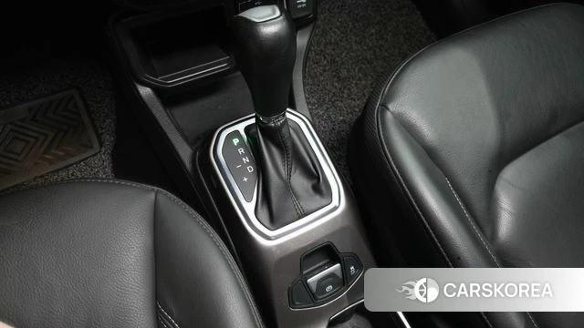 Jeep Renegade id 4741446 из Кореи 37
