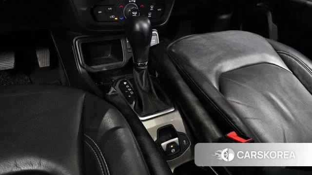 Jeep Renegade id 3703355 из Кореи 19