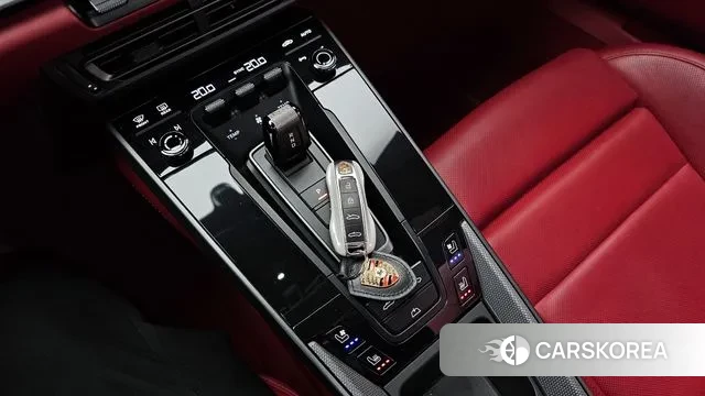 Porsche 911(992) id 3660557 из Кореи 19