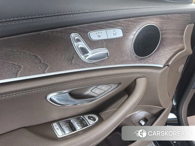 Mercedes-Benz E-class id 4300001 из Китая 14
