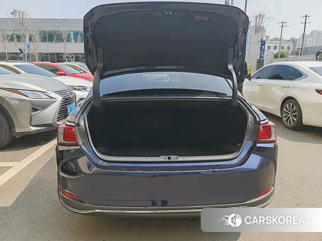 Lexus ES id 4260923 из Китая 13