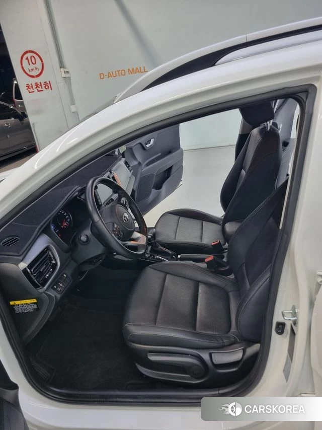 Kia Stonic id 3955384 из Кореи 19