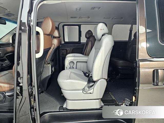 Hyundai The New Grand Starex id 4246255 из Кореи 19