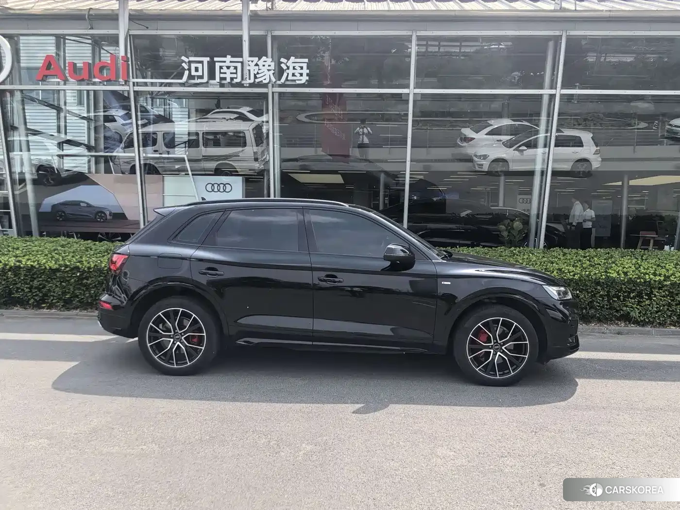 Audi Q5L id 4548104 из Китая 12