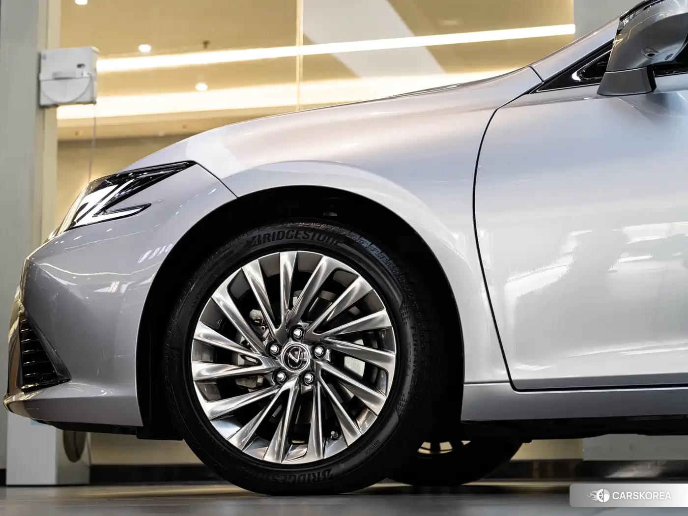 Lexus ES id 4565415 из Китая 24