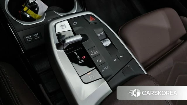 BMW iX1 (U11) id 4201077 из Кореи 32