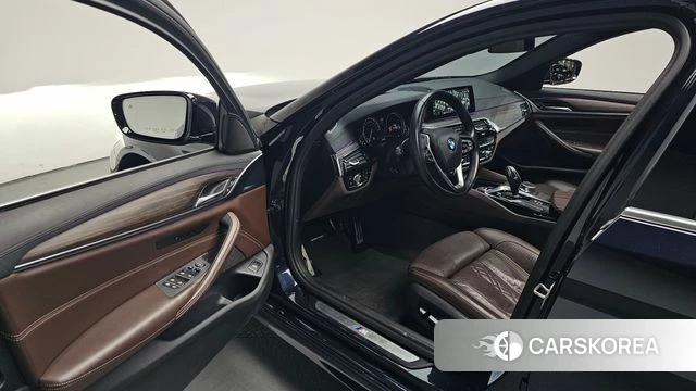 BMW 5 Series (G30) id 3894233 из Кореи 19