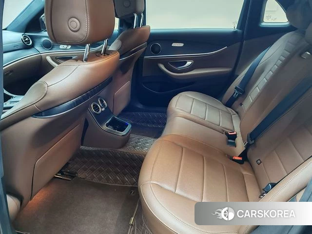 Mercedes-Benz E-class id 4209346 из Китая 18