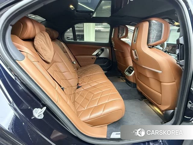 BMW i7 id 4240384 из Китая 16