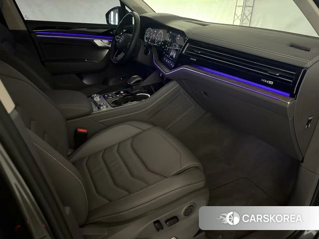 Volkswagen Touareg id 3983486 из Китая 9