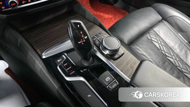 BMW 5 Series (G30) id 3966321 из Кореи 19