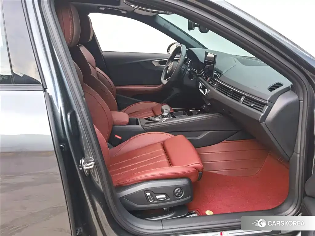 Audi A4L id 4599614 из Китая 30