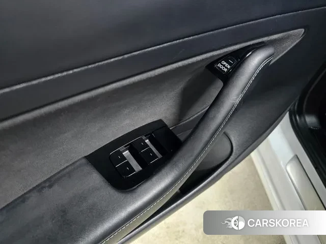 Tesla Model 3 id 3703046 из Кореи 18