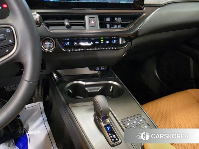 Lexus UX300h id 4680851 из Кореи 17