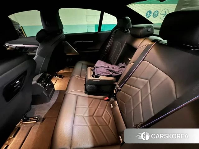 BMW 5 Series (G60) id 3889186 из Кореи 10