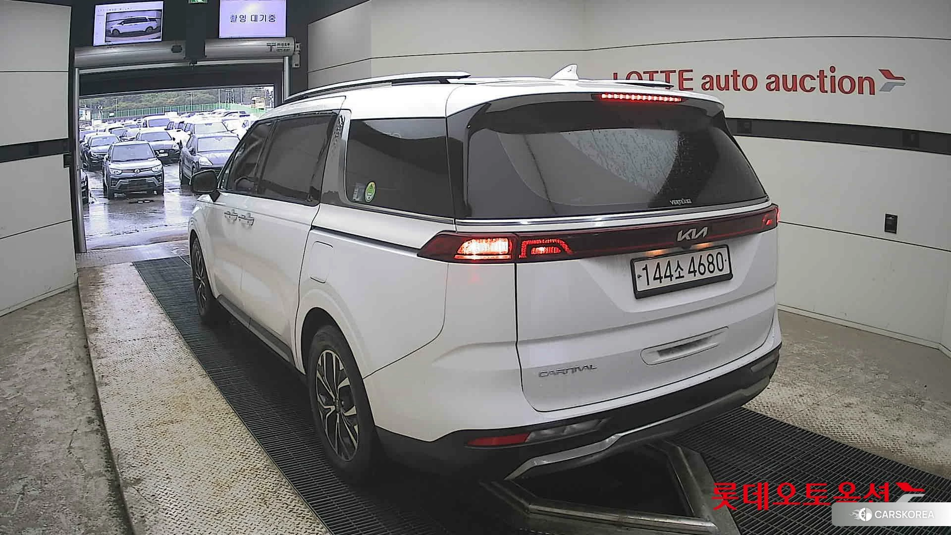 Kia Carnival id 4352415 из Кореи 38