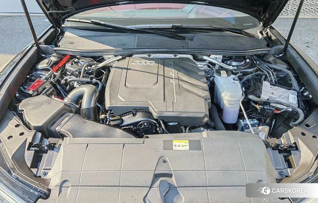 Audi A6L id 4467878 из Китая 14
