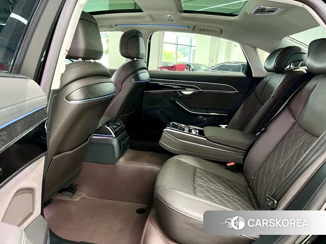 Audi A8 id 4265078 из Китая 9