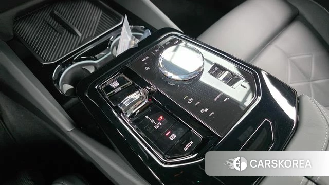 BMW 5 Series (G60) id 3909602 из Кореи 19