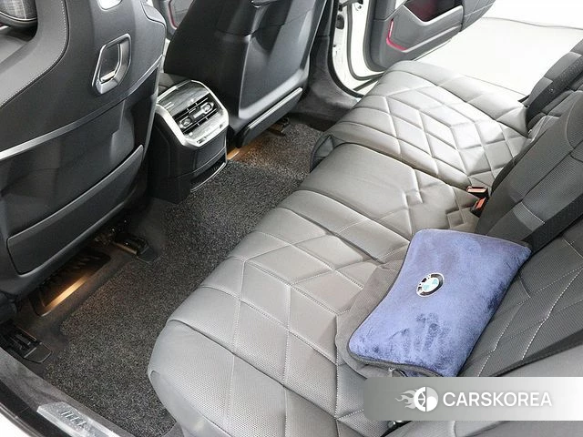 BMW 7 Series (G70) id 4211956 из Кореи 19