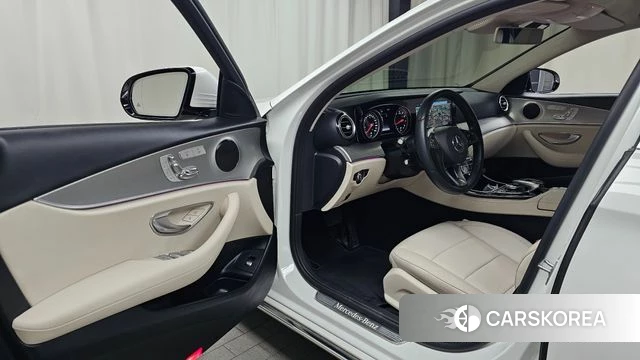 Mercedes-Benz E-Class W213 id 4873630 из Кореи 29