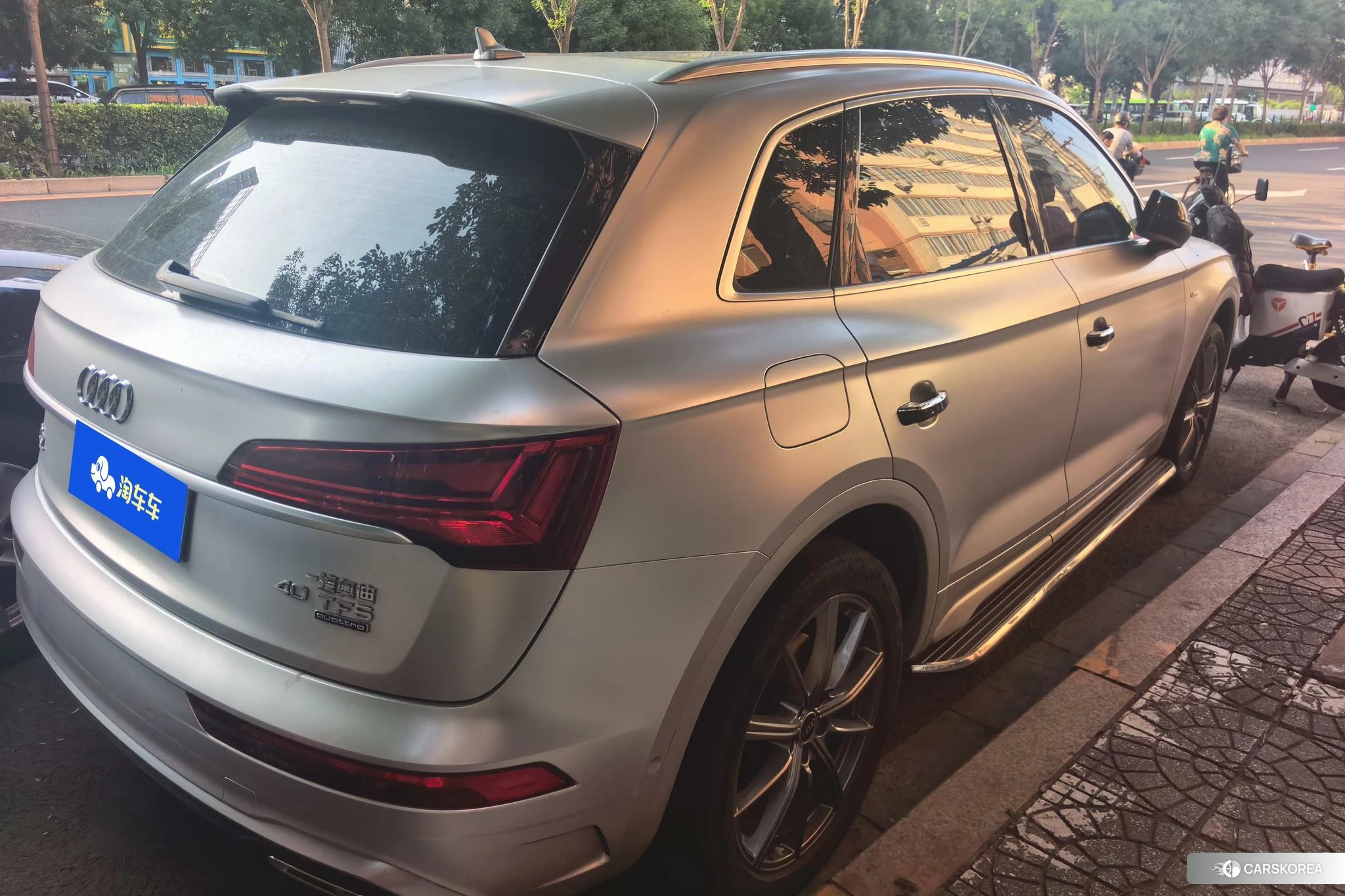 Audi Q5L id 4504862 из Китая 16