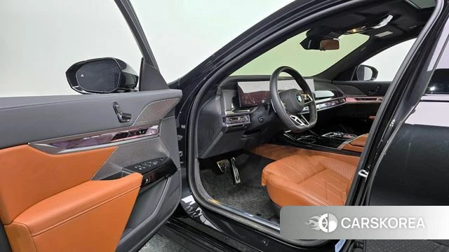 BMW 7 Series (G70) id 4353999 из Кореи 29