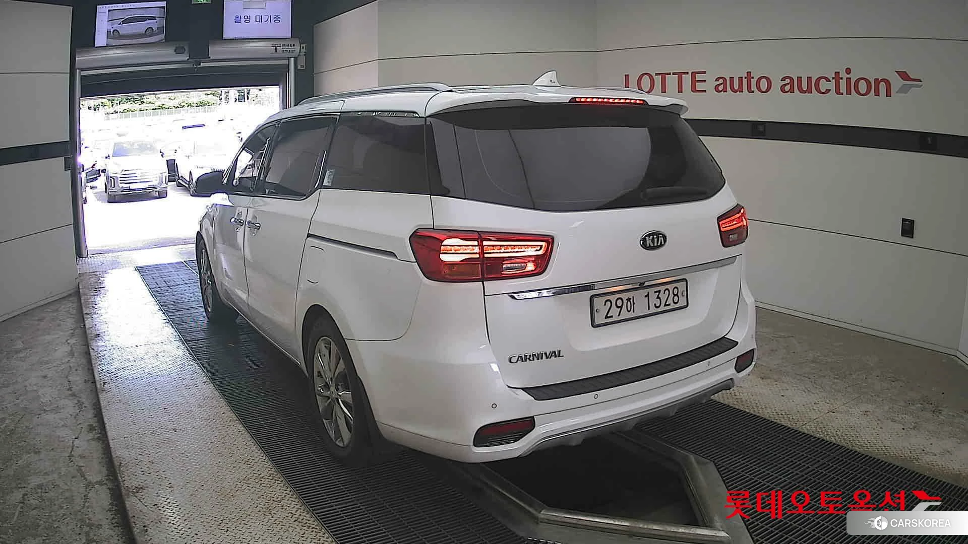 Kia Carnival id 4504352 из Кореи 37