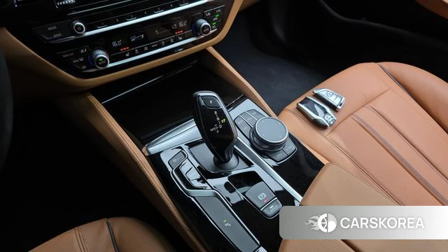 BMW 5 Series (G30) id 4429927 из Кореи 19